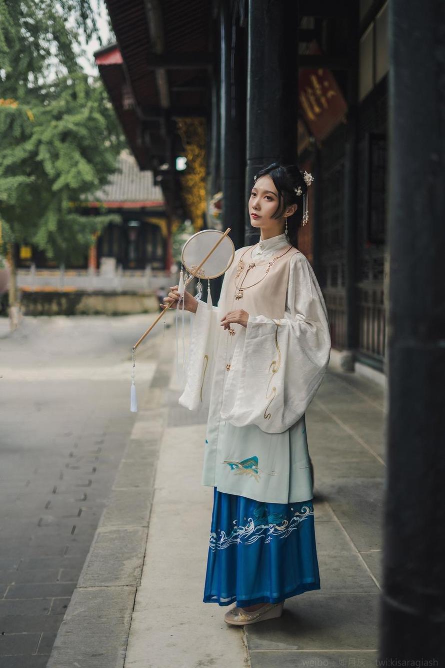 独具慧眼，如月灰写真经典再现。